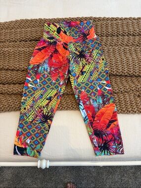Women’s Bright Orange Tropical Print Active Leggings